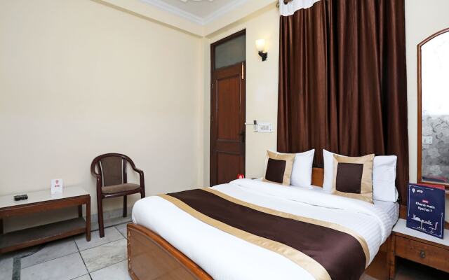 Oyo 9916 Bhoomik Villas