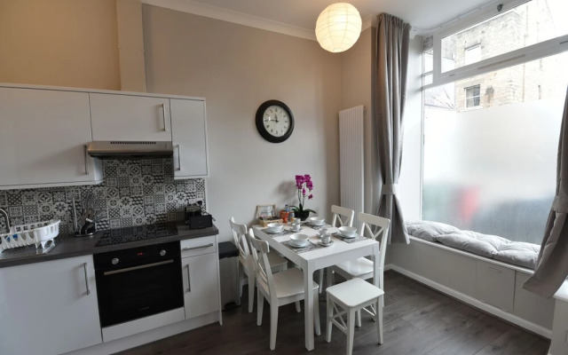 First Pleasance Luxury Apartment