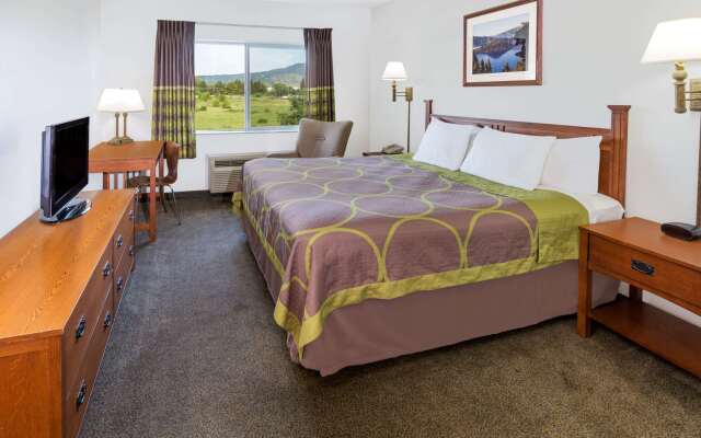 Super 8 by Wyndham Central Pt Medford