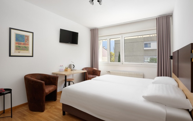 Hôtel Bon Port – Guest Rooms – Montreux