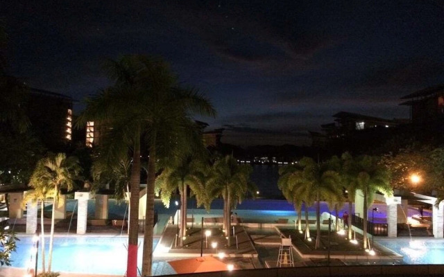 Beach Condos Pico de Loro Hamilo Coast
