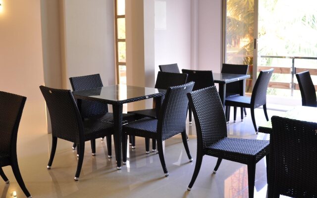 White Sand Lodge at Maafushi