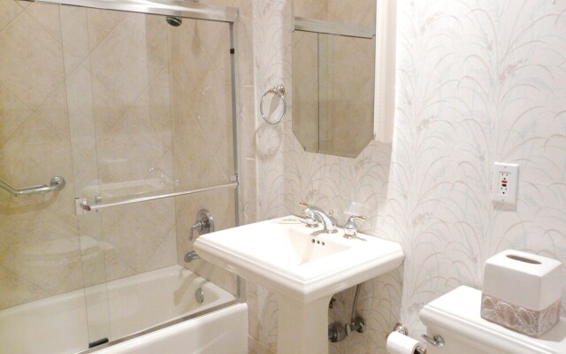 848 Buttonwood Court