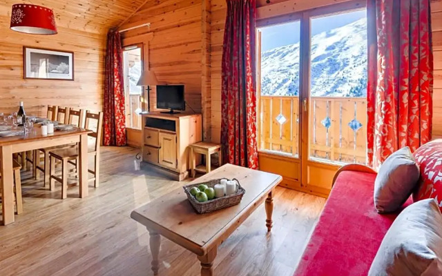 Skissim Select - Chalets Le Grand Panorama II 3* by Travelski