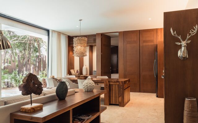 Loretta Jungle Penthouse | Beach Club | Puerta Azul