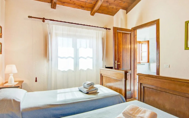 Belvilla by OYO Farmhouse With Garden