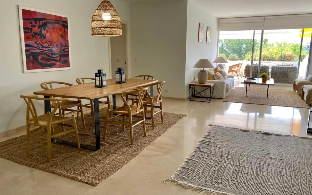 Guadalmina Beach Holidays Suite Apartment,