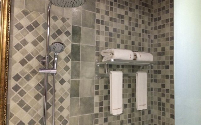 Luzhou Ba Li Nuo Theme Hotel