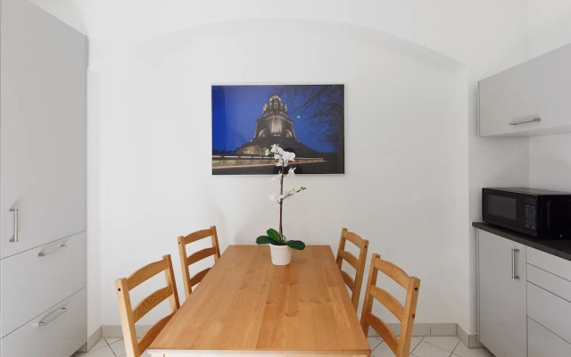 City Park Apartments Ludi