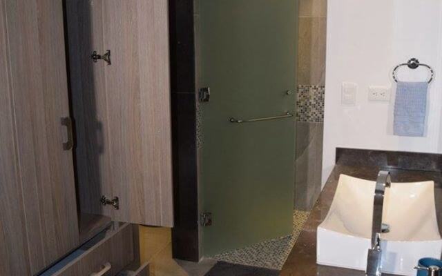 Amazing and Modern 1BR by Happy Address