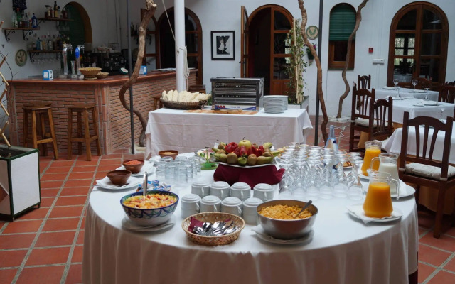 Hotel Caserio de Iznajar