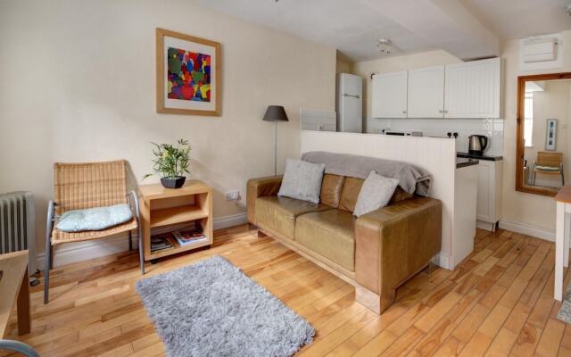 The Shop Cotswold Apartment Sleeps 2