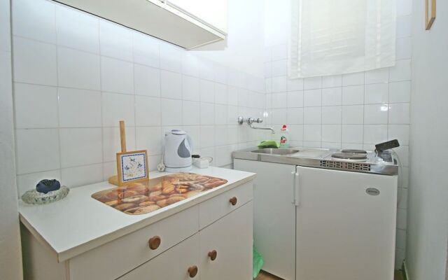 Apartments and rooms Eugenia