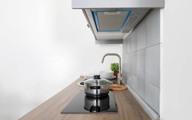 Pietra Square Residence