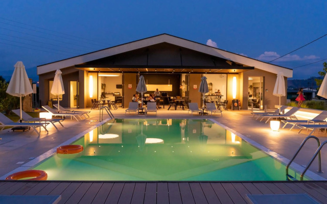Ellopia Point Hotel