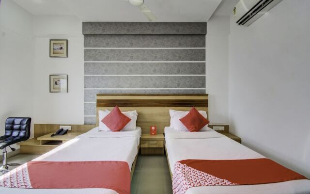 OYO 1000 Hotel Admiral Suites