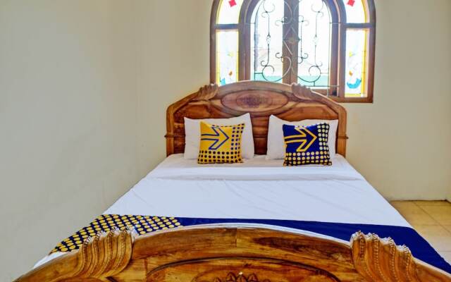 SPOT ON 93144 Homestay H. Syarif Syariah - Bandar Gresik 2