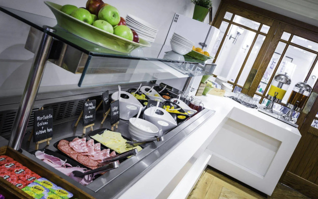 Holiday Inn Glasgow Airport by IHG