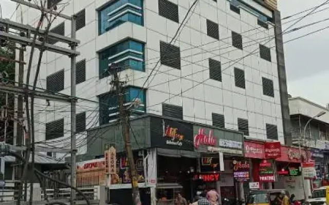 Hala Residency by OYO Rooms