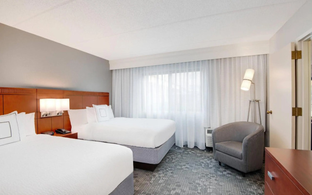 Courtyard by Marriott Savannah Midtown
