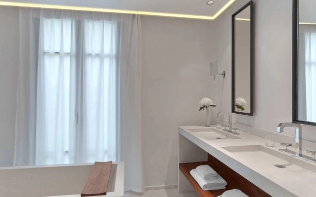 Le Metropolitan Paris Tour Eiffel, a Tribute Portfolio Hotel