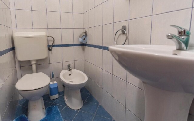 Awesome Home in Bacina With Wifi and 2 Bedrooms
