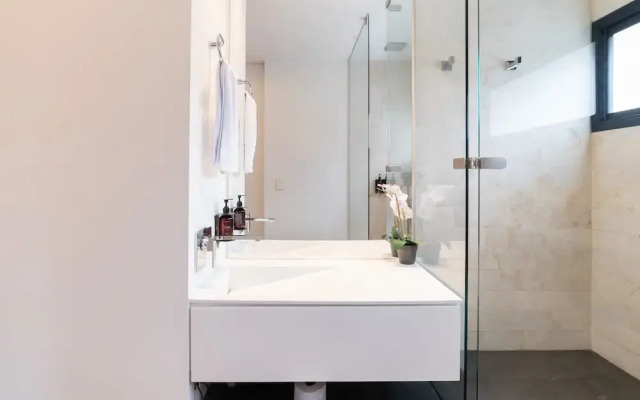 w Captivating 1BR in El Poblado