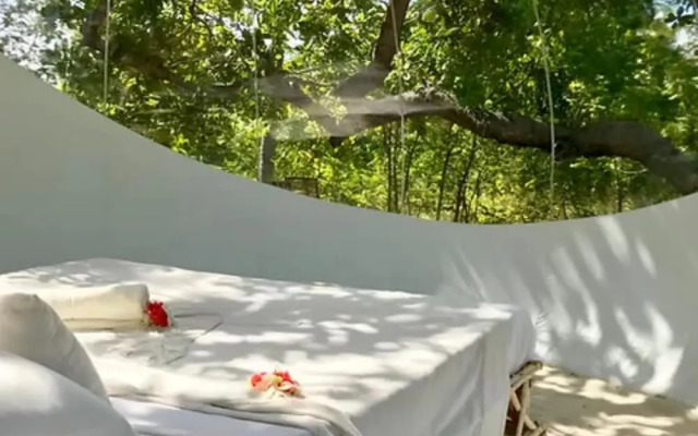 Rock And Sea Resort,baobab Suite
