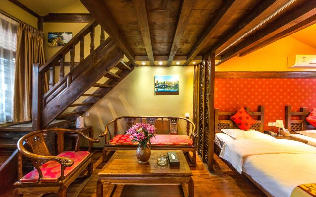 Lijiang He Mu Ju Family Inn