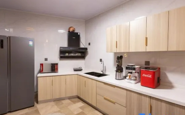 Fengyin Xuan · Mountain Retreat | WindChant · Hill · Nest Country Homestay – Kitchen – Dali