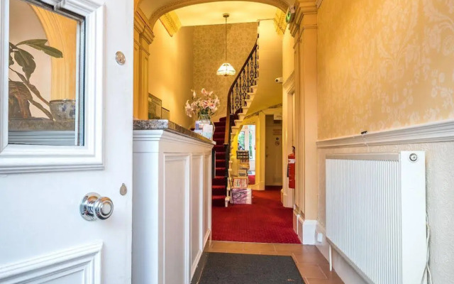 Kelvin Apartment