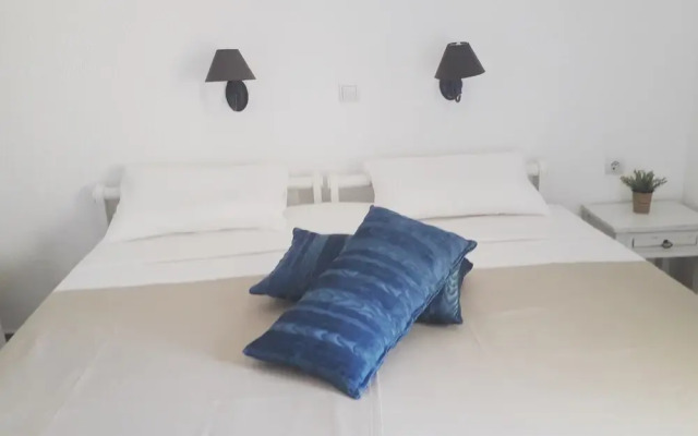 Elounda George Studios