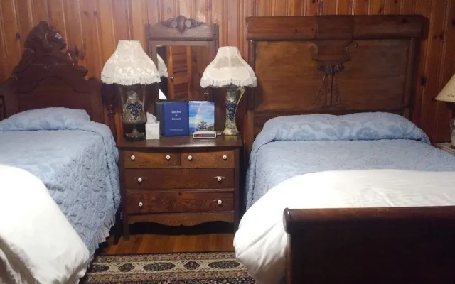 The Inn At Brevard - Bed And Breakfast - Adult Only