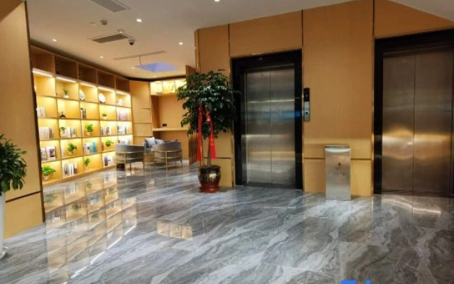 Shanghai Yiju Light Luxury Hotel