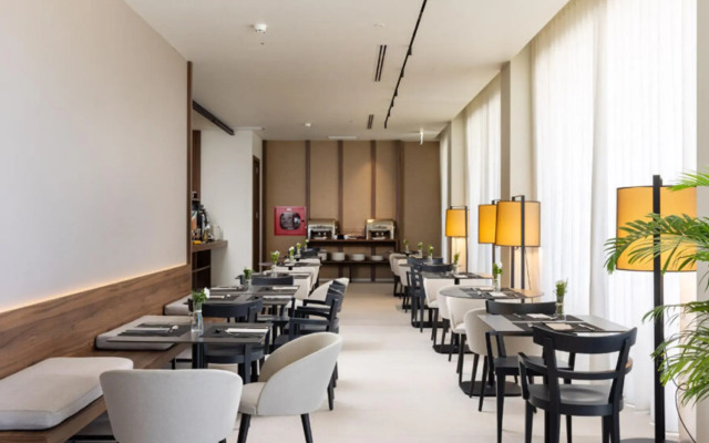 B21 Lifestyle Hotel