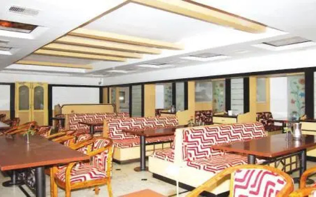 Hotel Mayura A/c