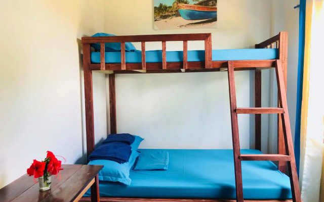 Tres Islas Hostel