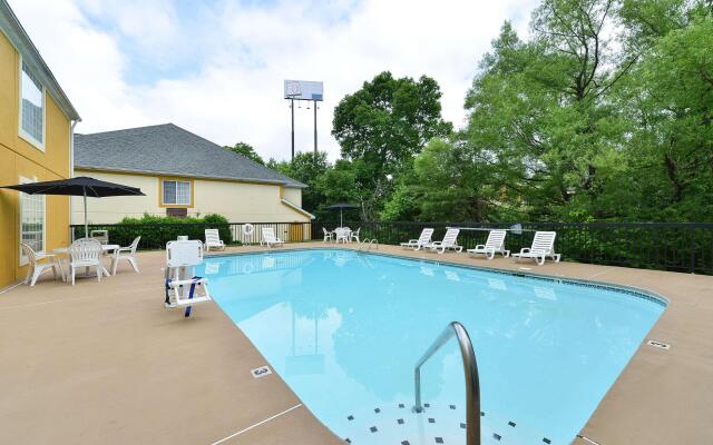 Quality Inn Crossville Near Cumberland Mountain State Park