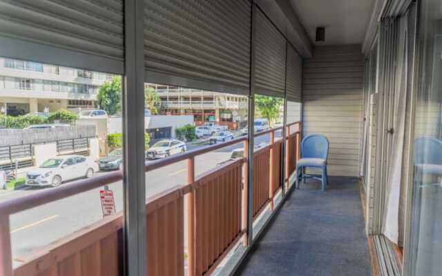 Waikiki Condo Rental - Hawaiian King