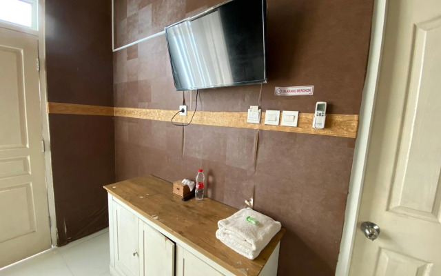 Capital O 1888 Griya RW Family Guest House