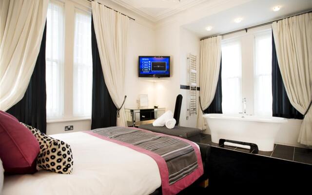 The Clarence Boutique Rooms