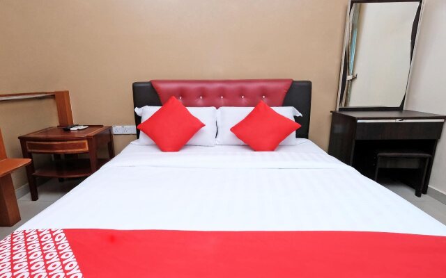 Super OYO 707 Ayuni Hotel