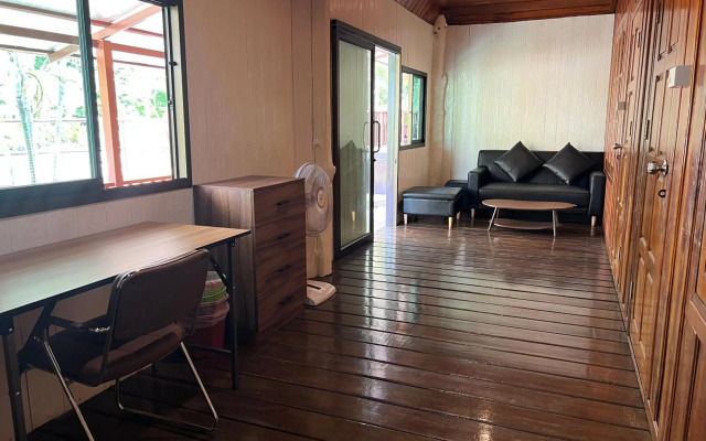 Tharathip Resort