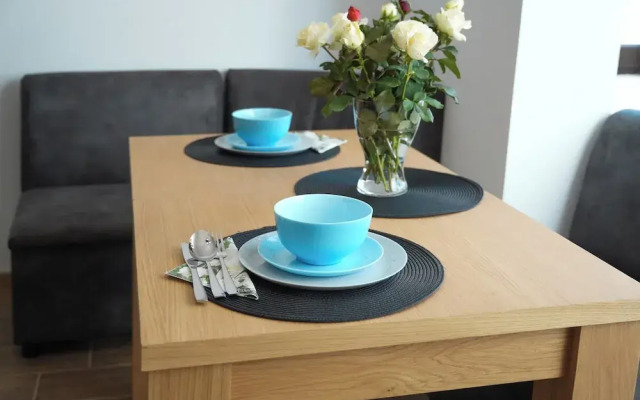 2 Bed Apt - Sleeps 4, Terrace & Pet Friendly