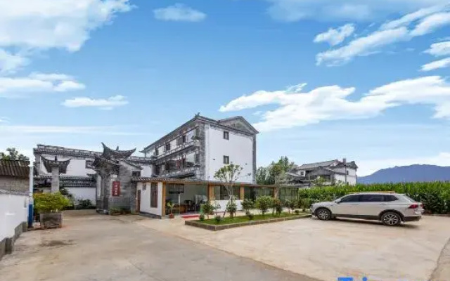 Muhu Inn (Xizhou Ancient Town Branch)