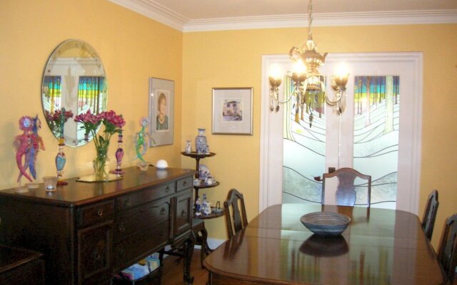 Shirley Samantha's Bed & Breakfast
