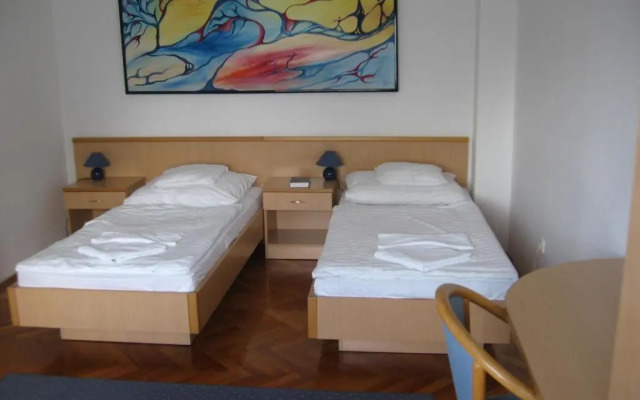 Leier Business Hotel