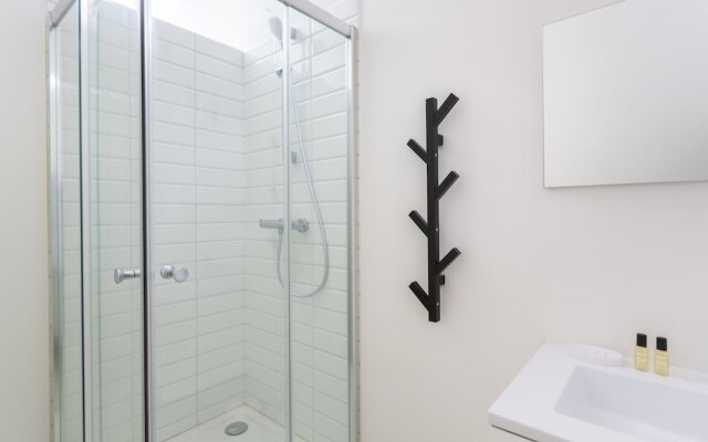 Modern Apartment in City Center for up to 4 Guests!