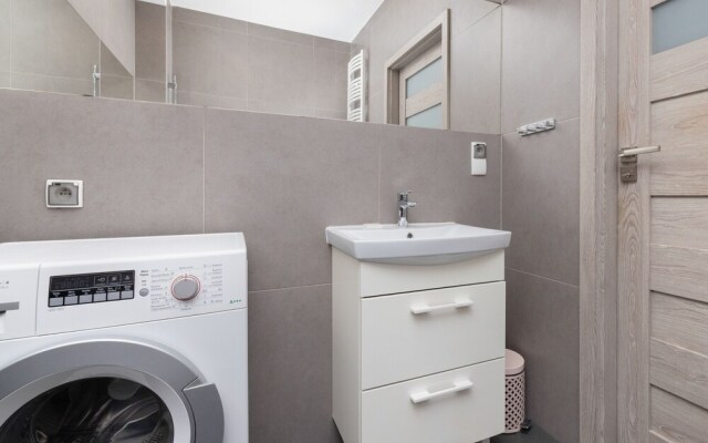 Gdańsk City Center Modern by Renters