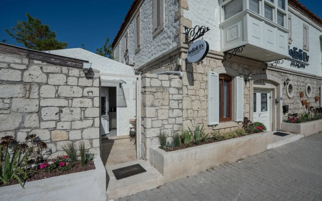 Sedirli Ev Alacati